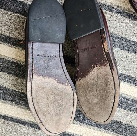 Cole Haan  Pinch Tassel Dress Loafers Rich Burgandy size 9.5 like new - Picture 2 of 5